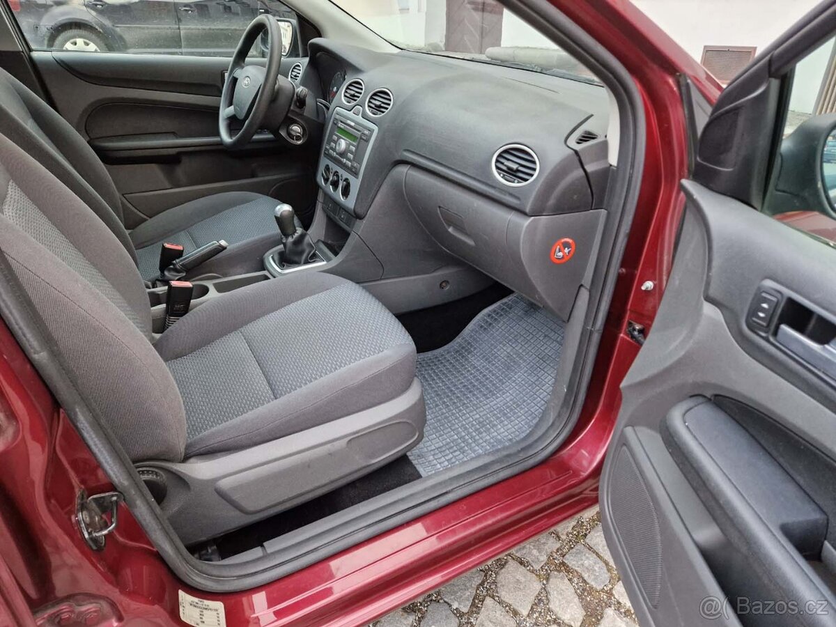 Ford Focus 1.6i STK na 2 roky - 8