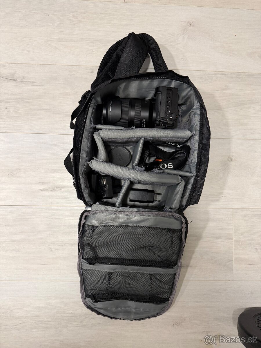 Sony a6400 + Tamron 17-70mm f2.8 - 8