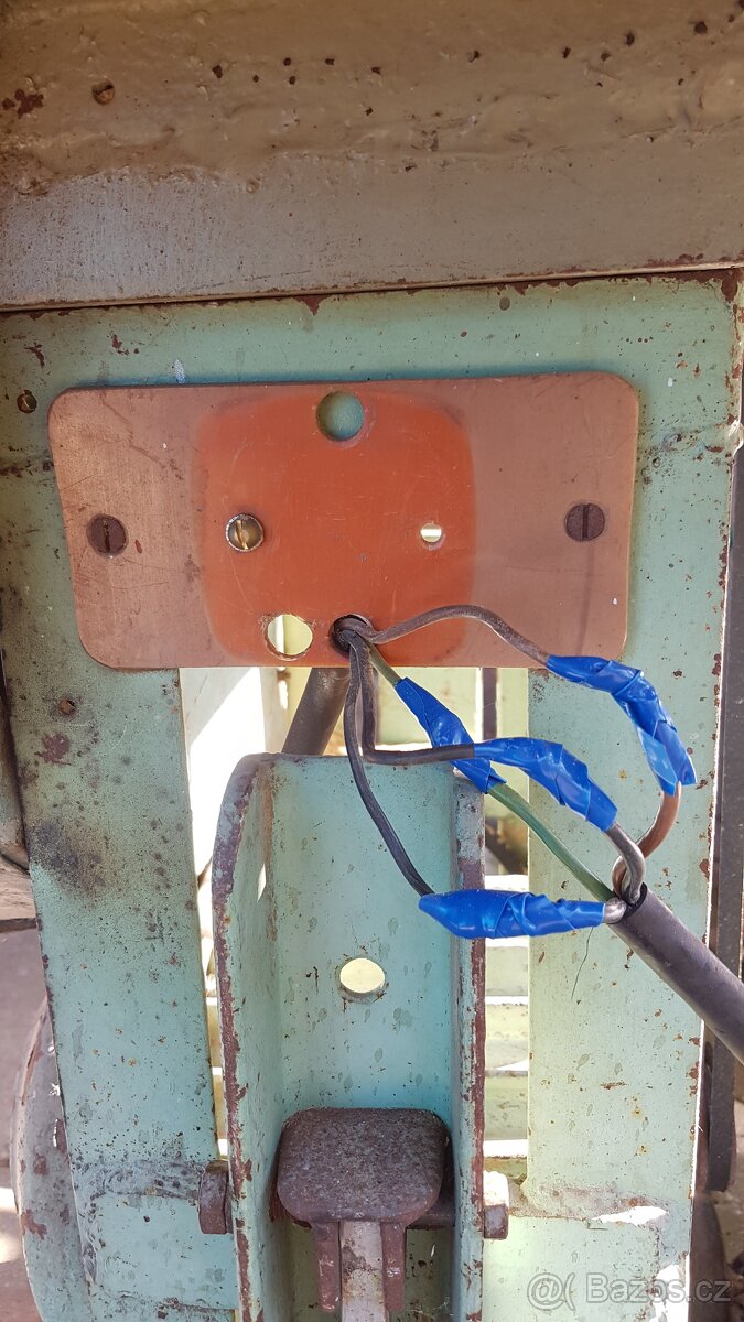 Prodám cirkulárku domácí výroby na 380V. - 8