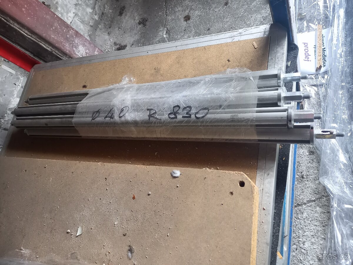 Stavební konstrukce, ocelová konstrukce, sloupy - 8