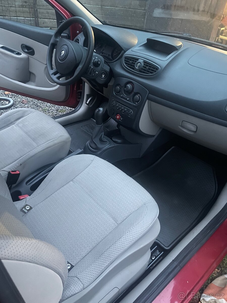 Renault Clio 1,2 16V, nová STK do 11/2027, bez koroze - 8