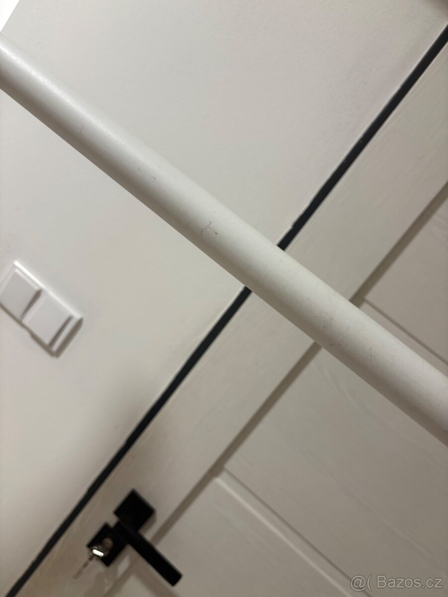 Věšák na oblečení - 8