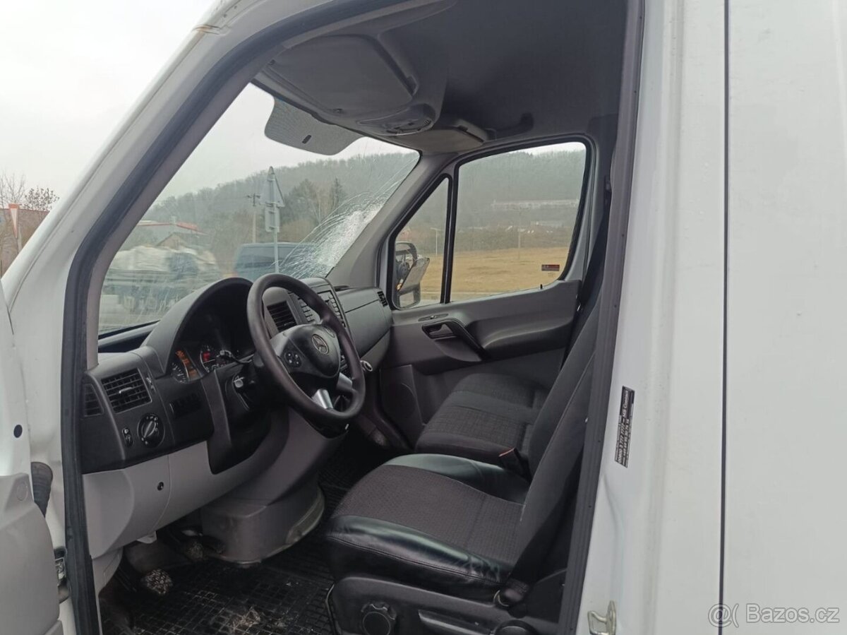 Mercedes-Benz Sprinter - 8
