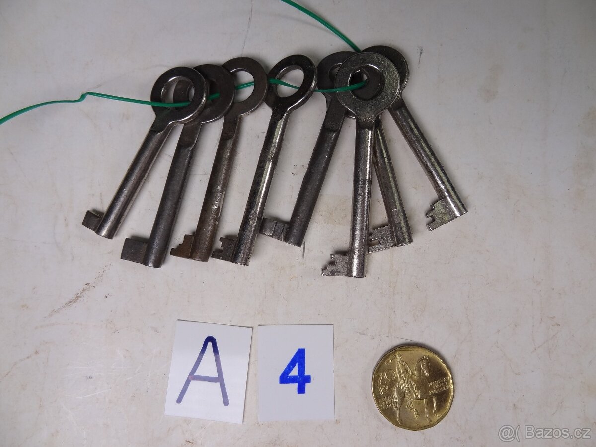 Staré klíče. Sbírka. Velké množství. - 8