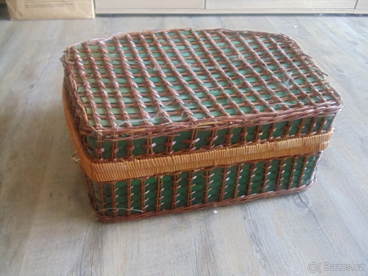 Proutěný piknikový koš - 8