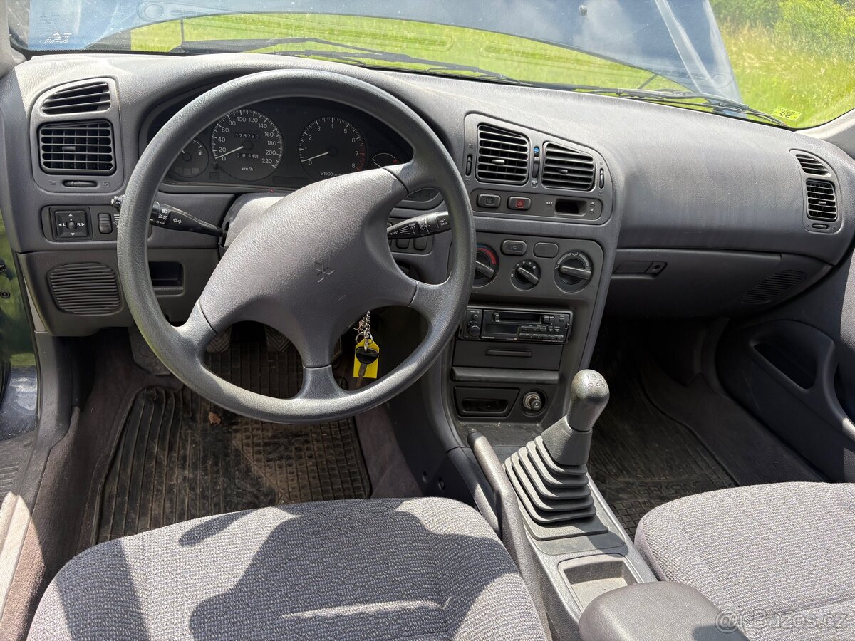 Mitsubishi Galant - 8