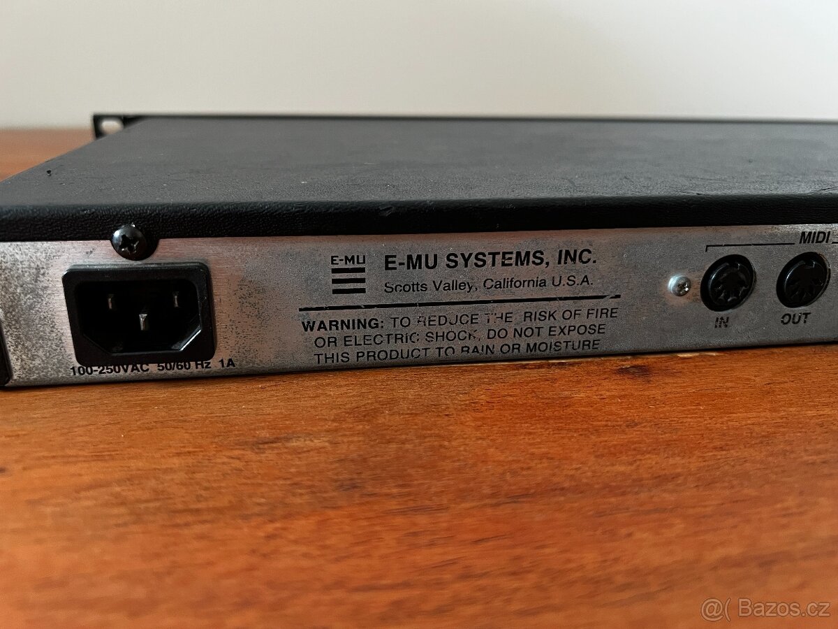 E-MU UltraProteus + 4 karty (ROM i RAM) - 8