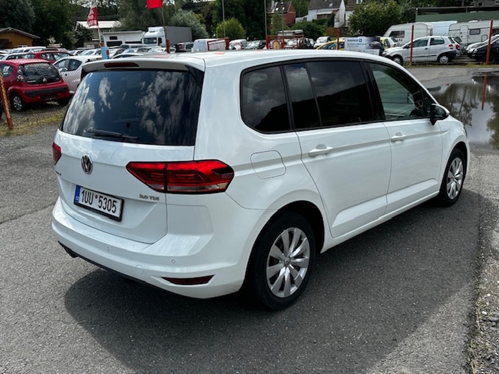 VW Touran 2.0TDi 110kw, r.2017, automat, rozvody, klima - 8