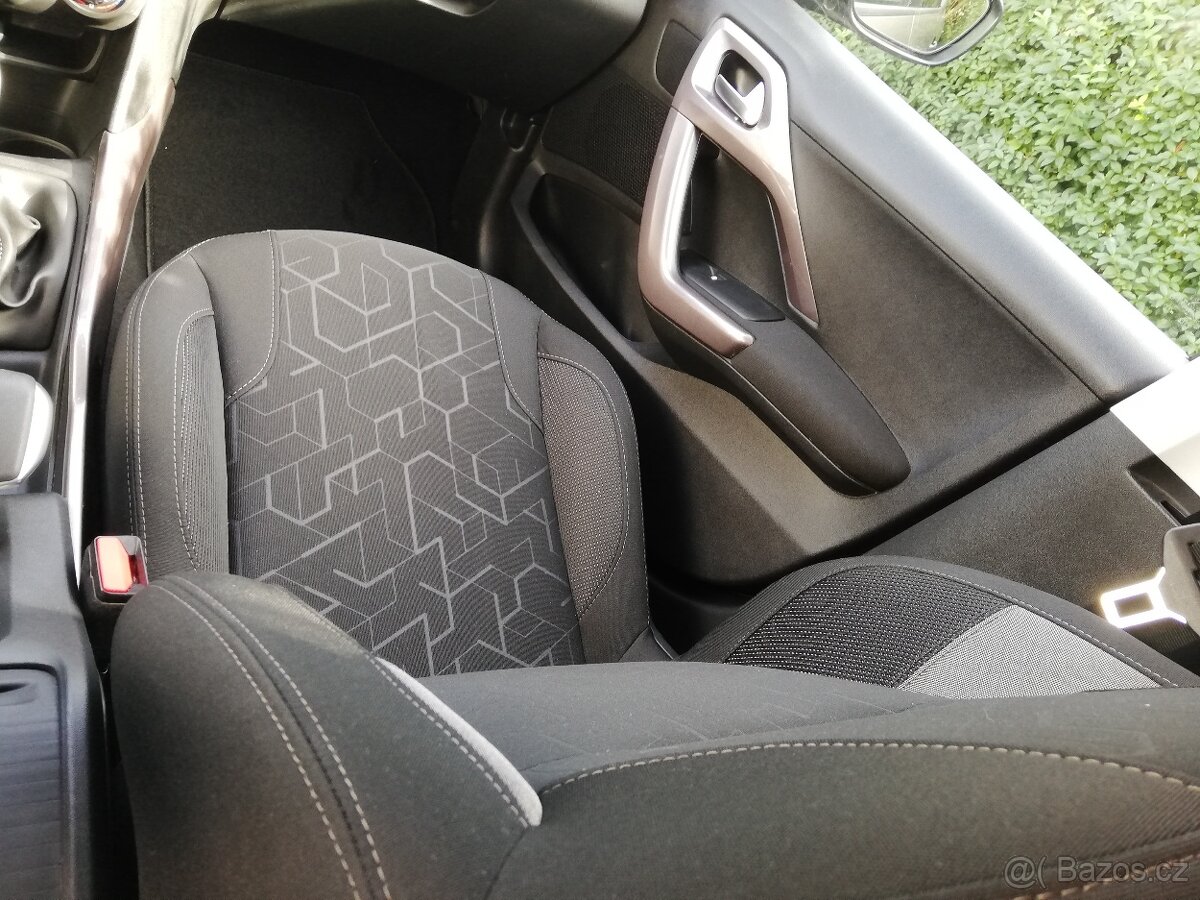 Peugeot 2008 1.2 60kw - ideál na kratší vzdálenosti - VÝMĚNA - 8