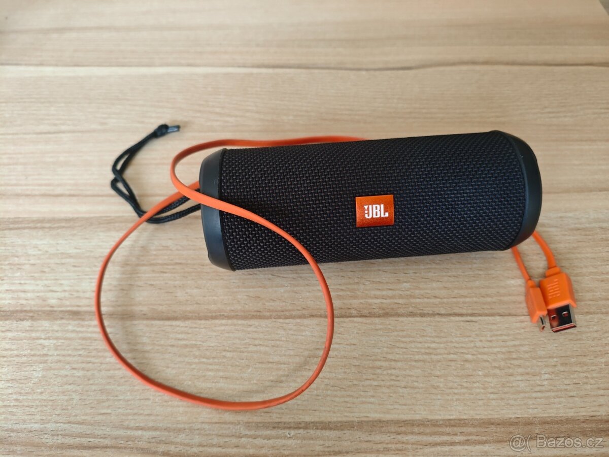 Podám reproduktor JBL - 8