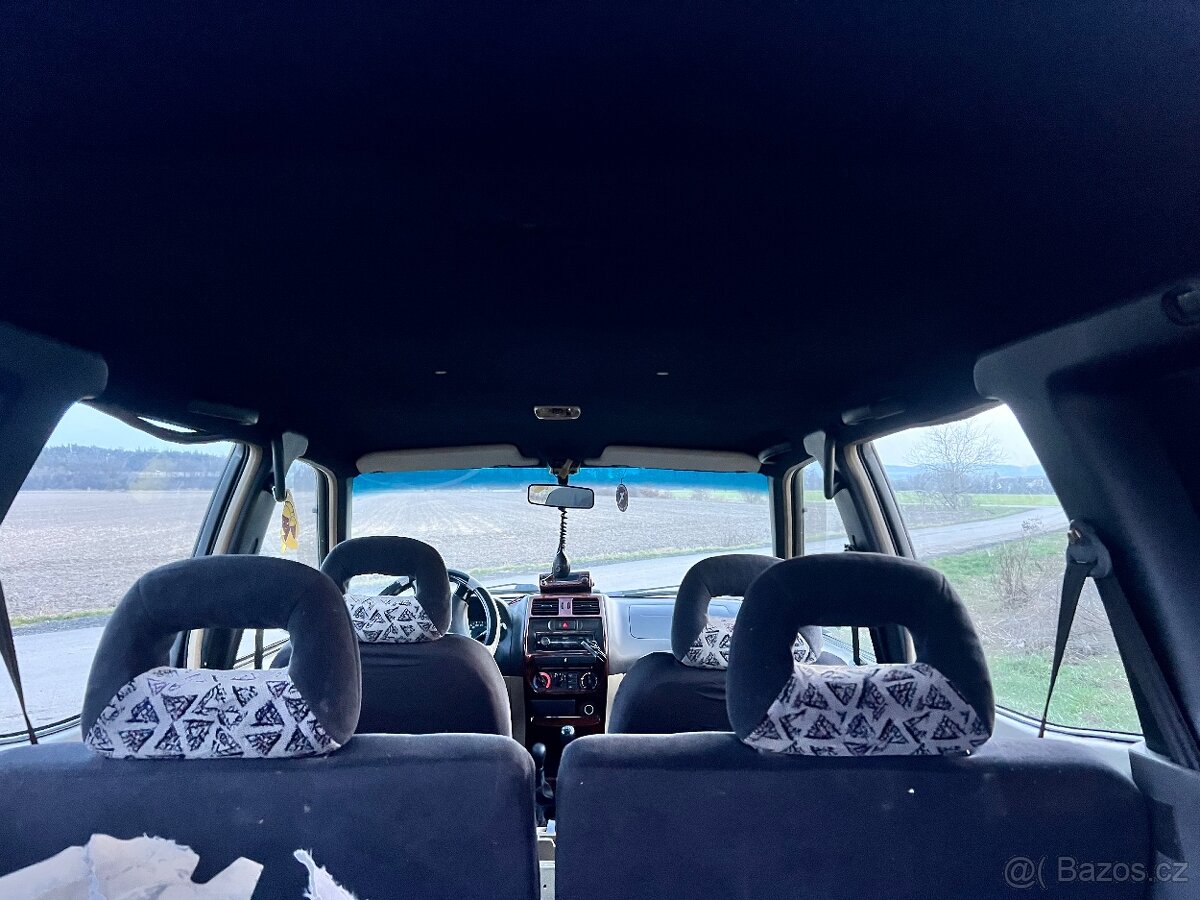 Nissan Terrano lI - 8