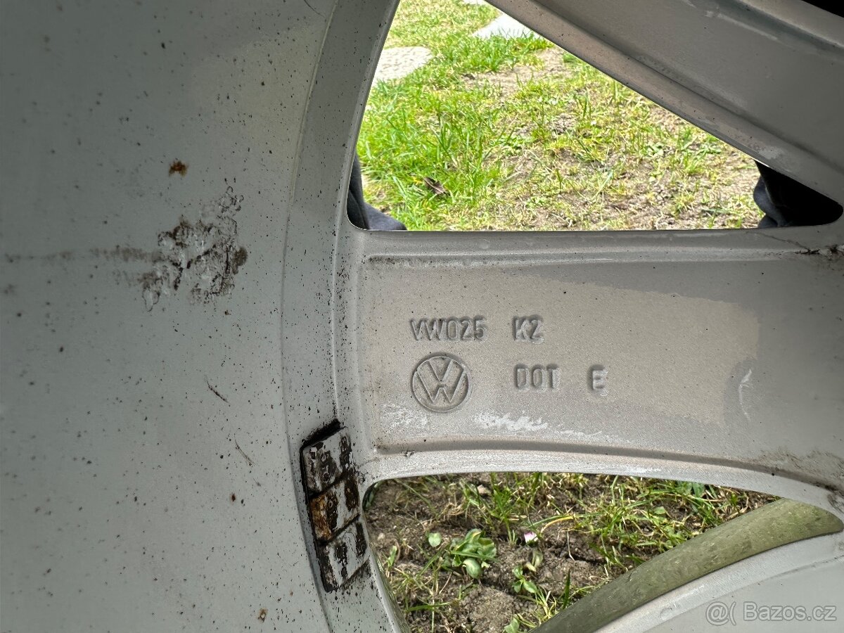 Kola VW + zimní pneu Bridgestone - 8