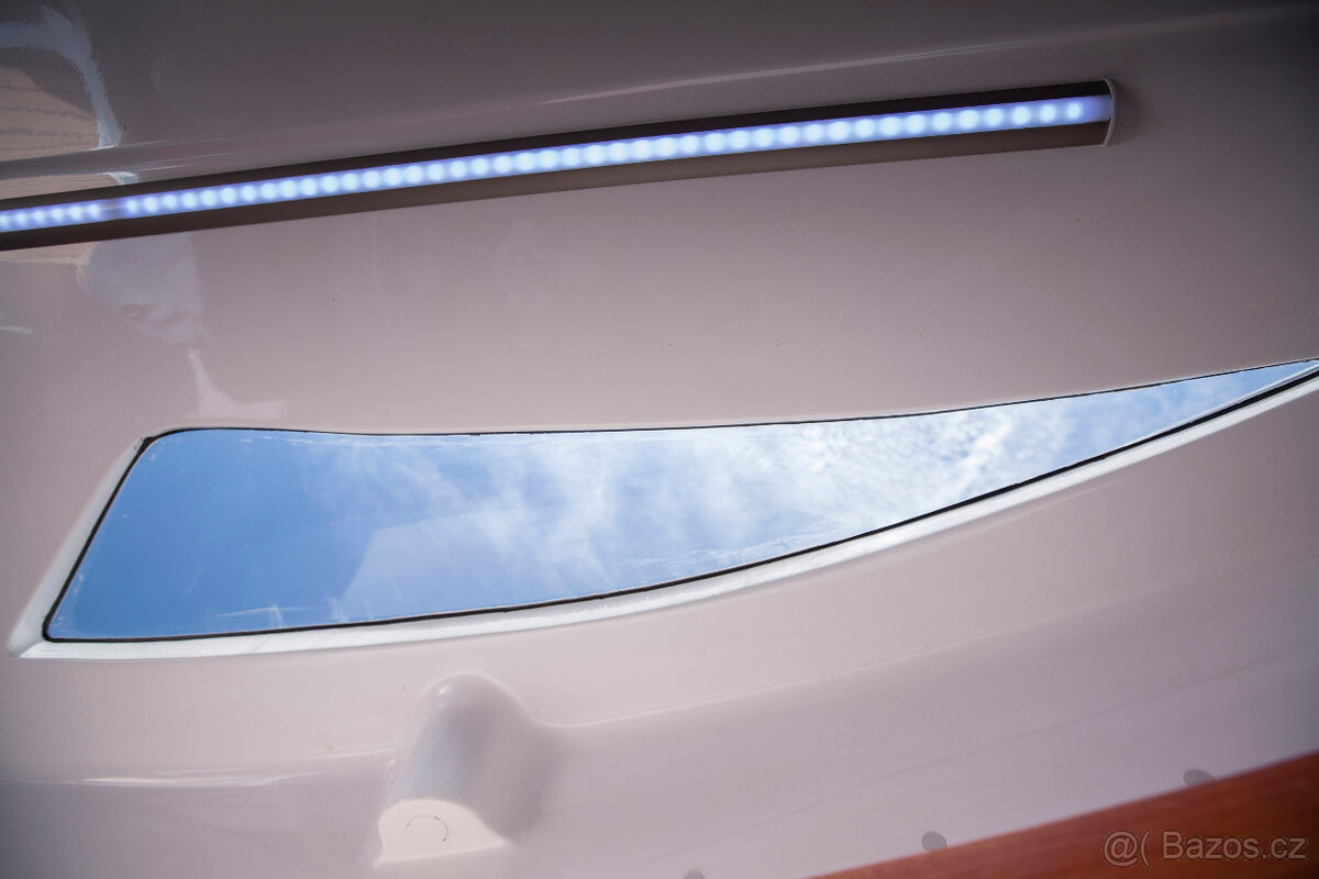 LOD KAJUTOVA BARRACUDA 585 - 8