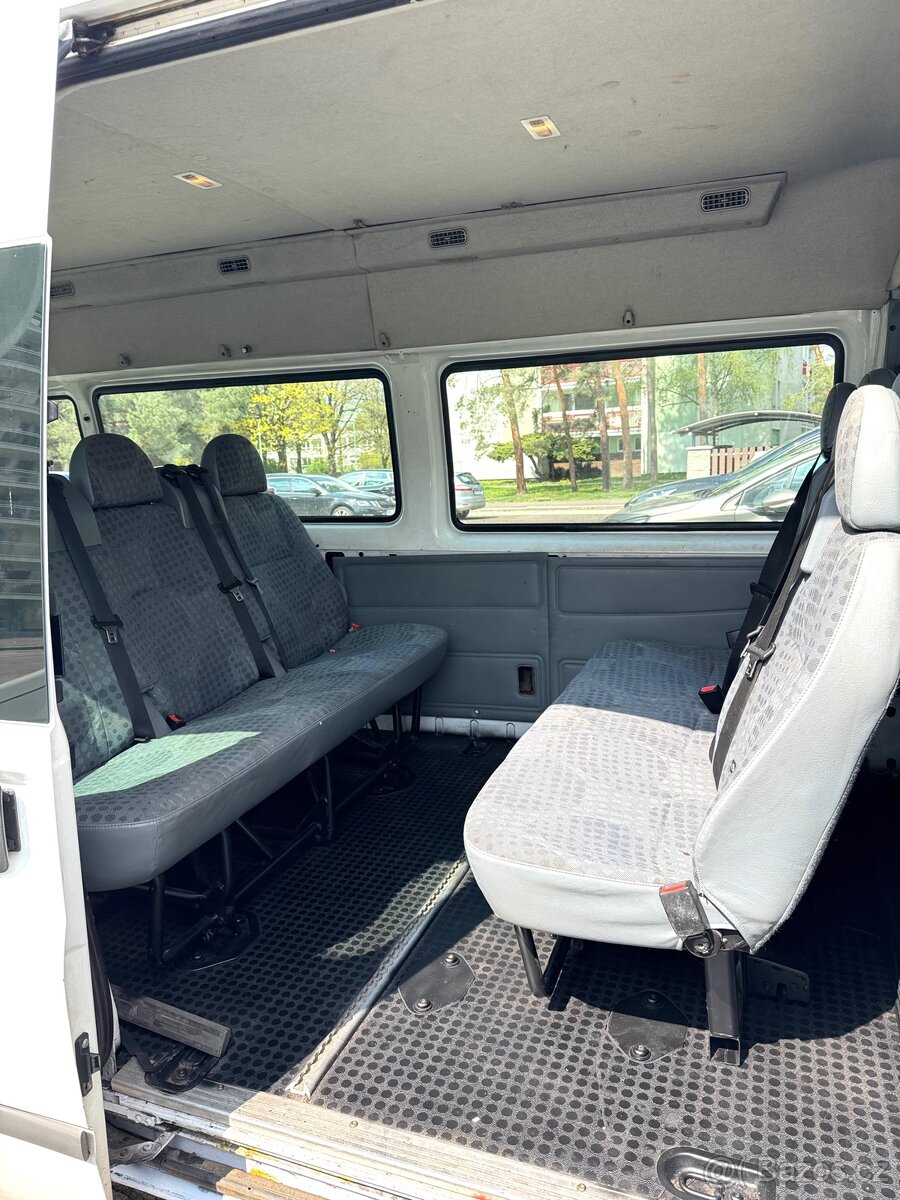 Ford transit 2,2 tdci- 9 míst - 8