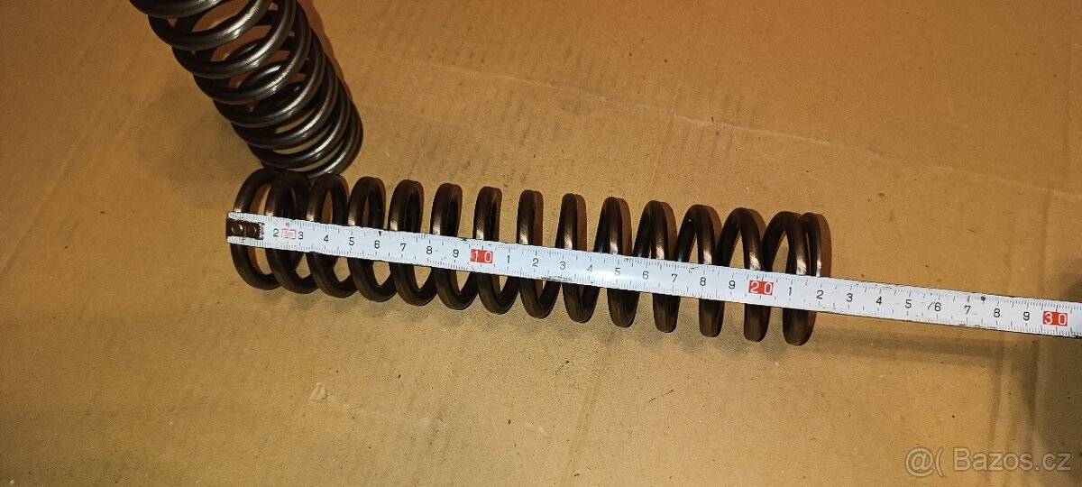 PRUŽINY ZADNÍCH TLUMIČU MP 22 - 8