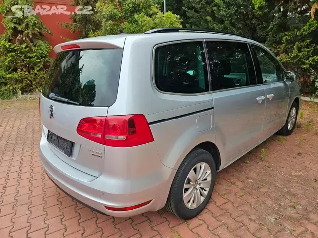 VW Sharan 2.0 TDI 103kW,4x4,Xenon,Navi,Serviska. - 8