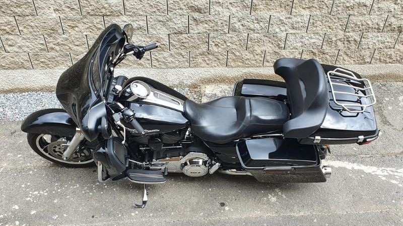 Harley Davidson FLHX Street Glide - 8