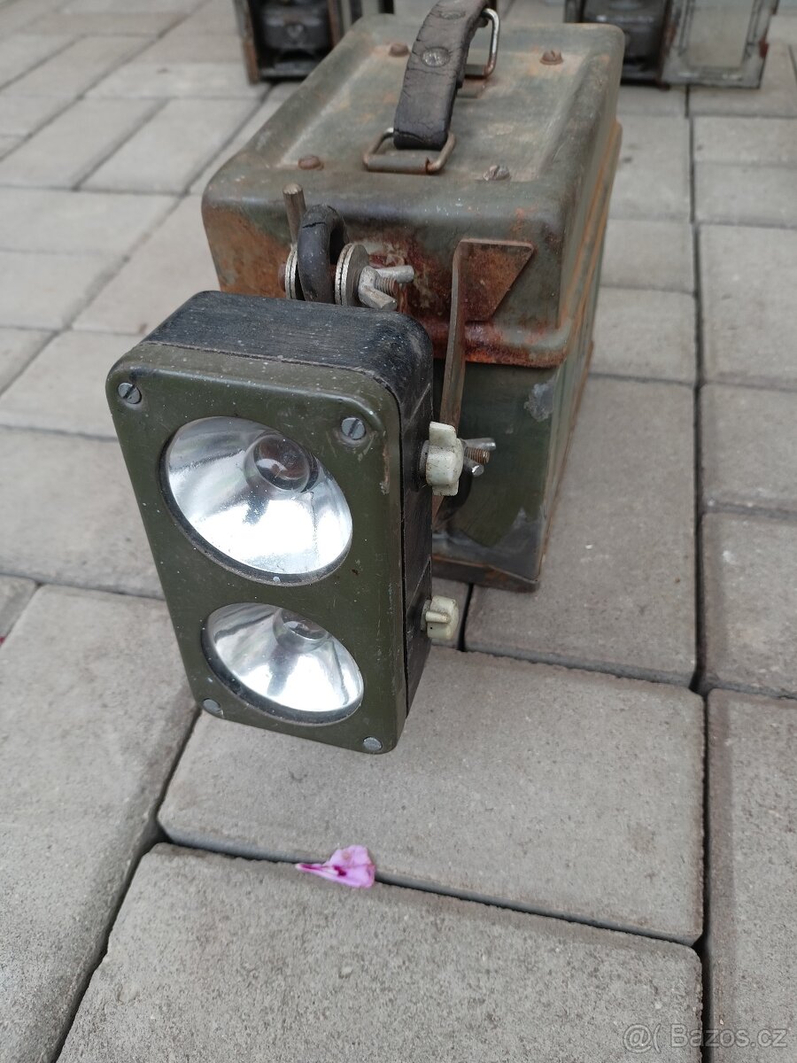 Lampa,lampa ČSD,hornická lampa,staré lampy,petrolejka. - 8