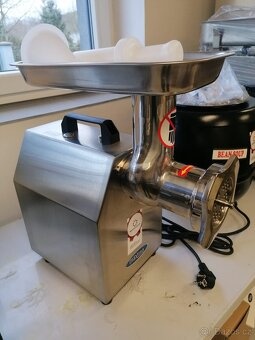 Mlýnek na maso 12, 22 a 32 - 8