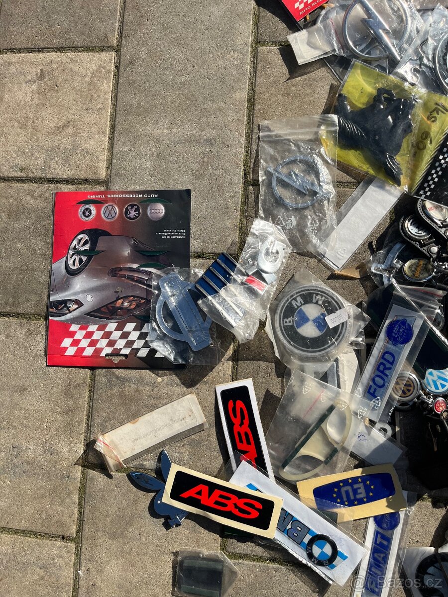 Autopotřeby, klíčenky, znaky, samolepky - 8