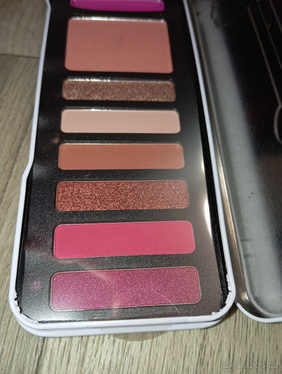 Makeup kazeta Barbie: oční stíny, tváře, rty - 8