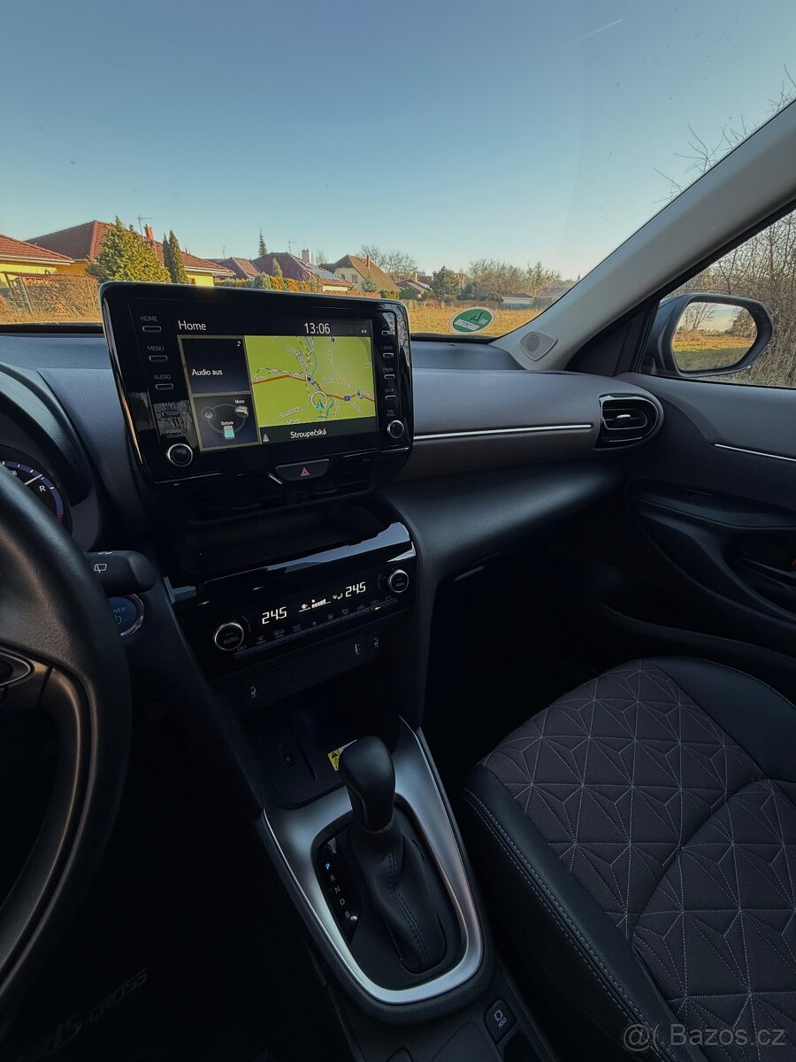 Toyota Yaris Cross 4x2 1.5 Hybrid Elegant- 15.000 km - 8