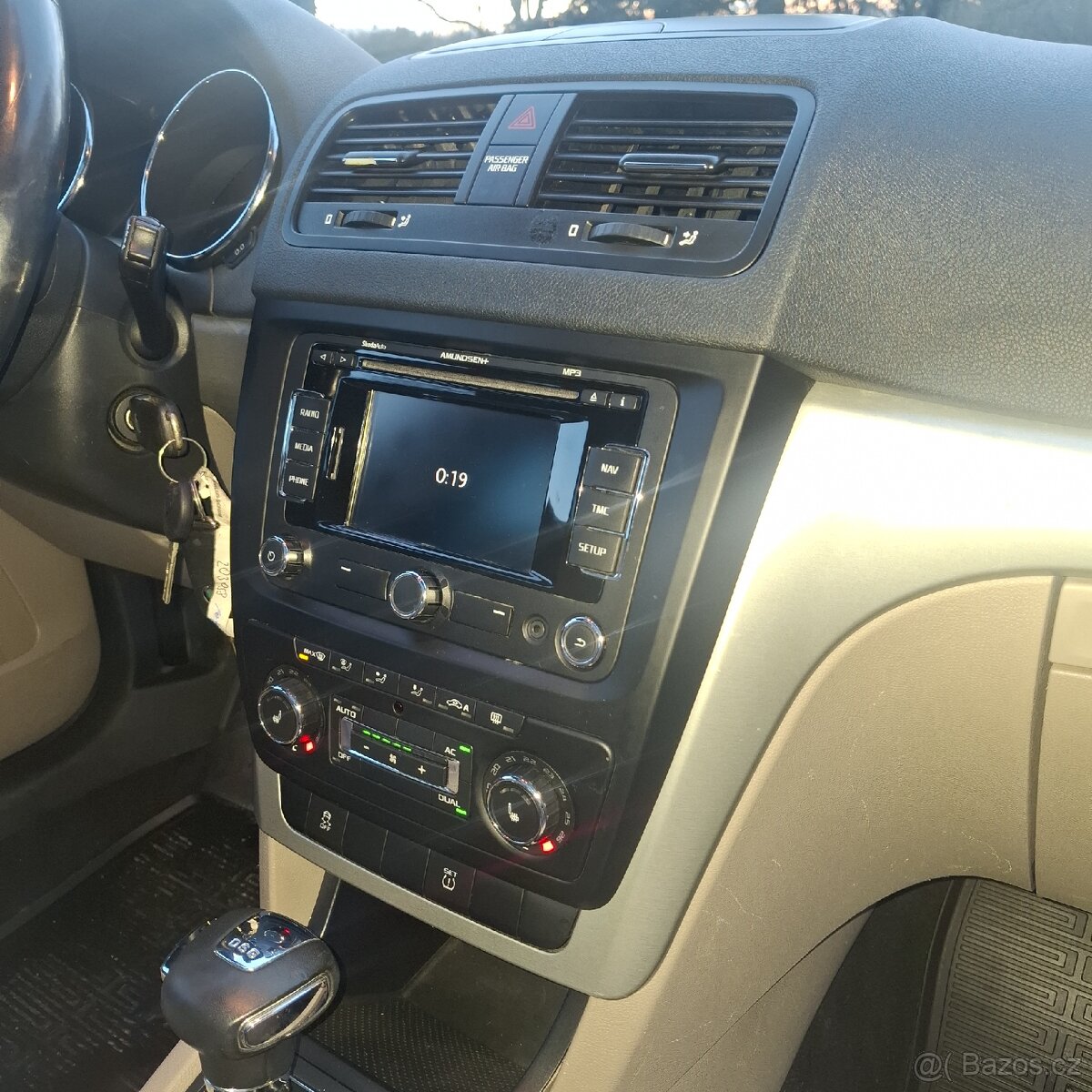 Škoda yeti 1,2tsi max výbava dsg automat top stav - 8