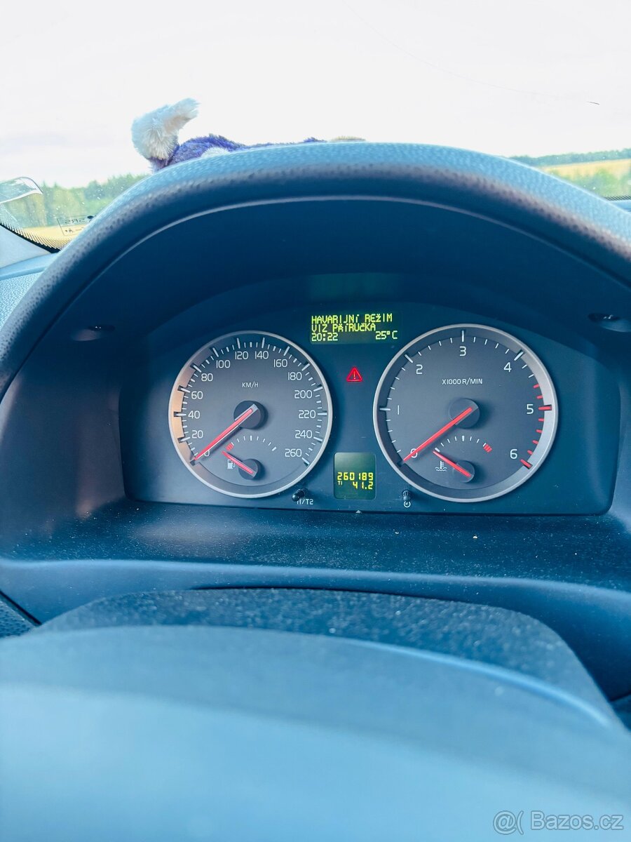 Prodám Volvo V50 sport po nehodě - 8