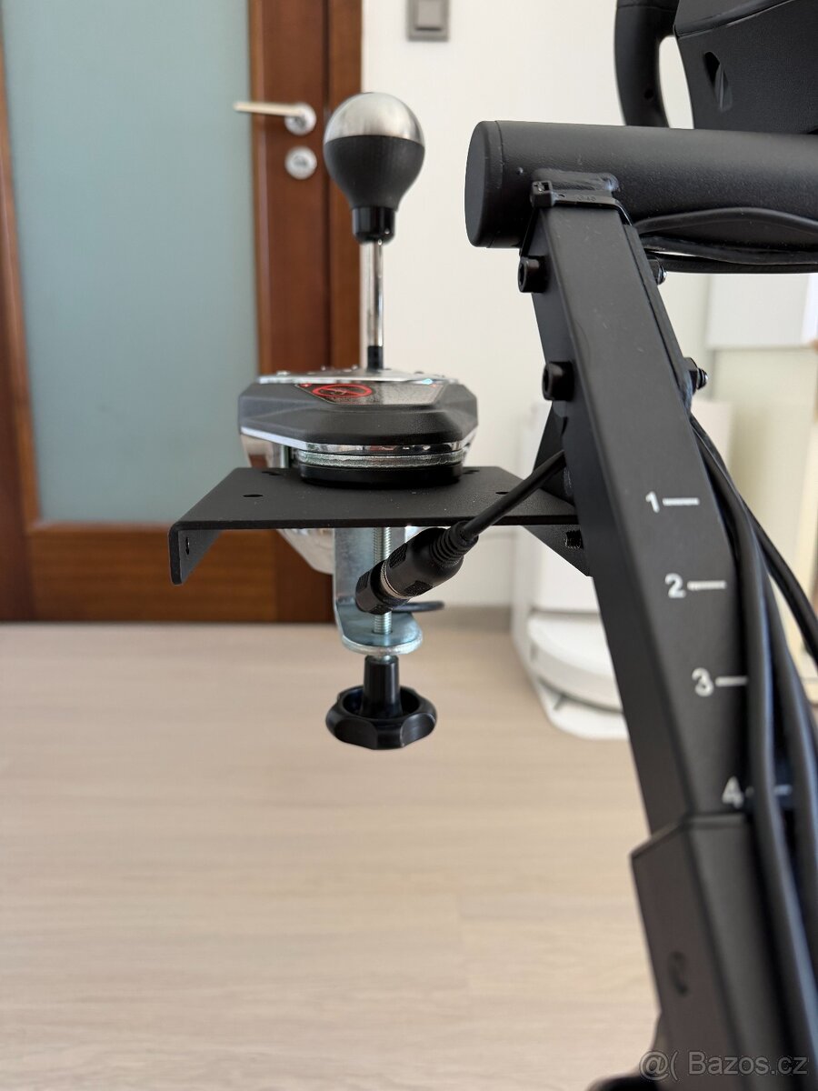Thurstmaster racing wheel simulátor - 8