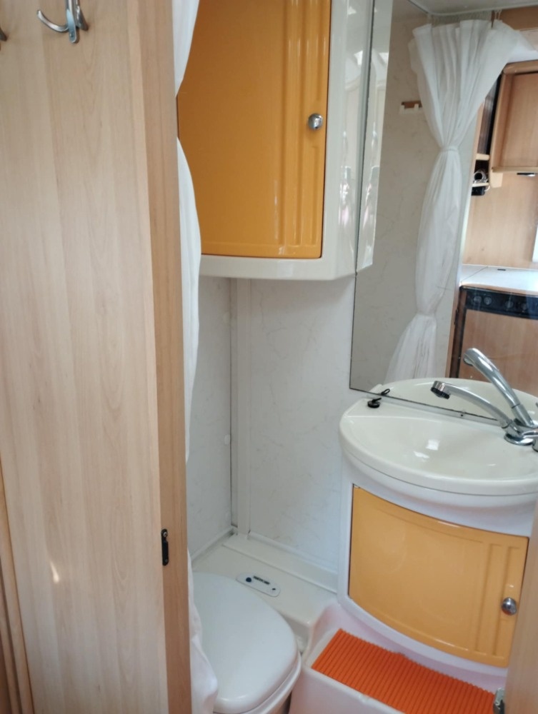 Obytný Karavan Dethleffs EL3, r.v. 1999, pěkný stav - 8