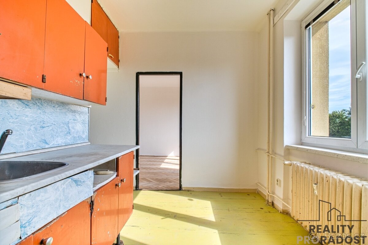 Prodej družstevního bytu 3+1 s lodžií v Ostravě-Porubě - 8