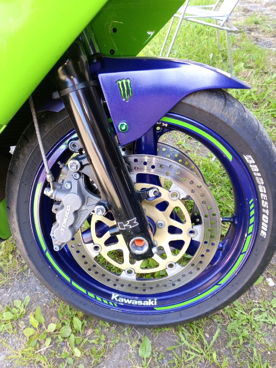 Kawasaki Ninja ZX 9 R - 8