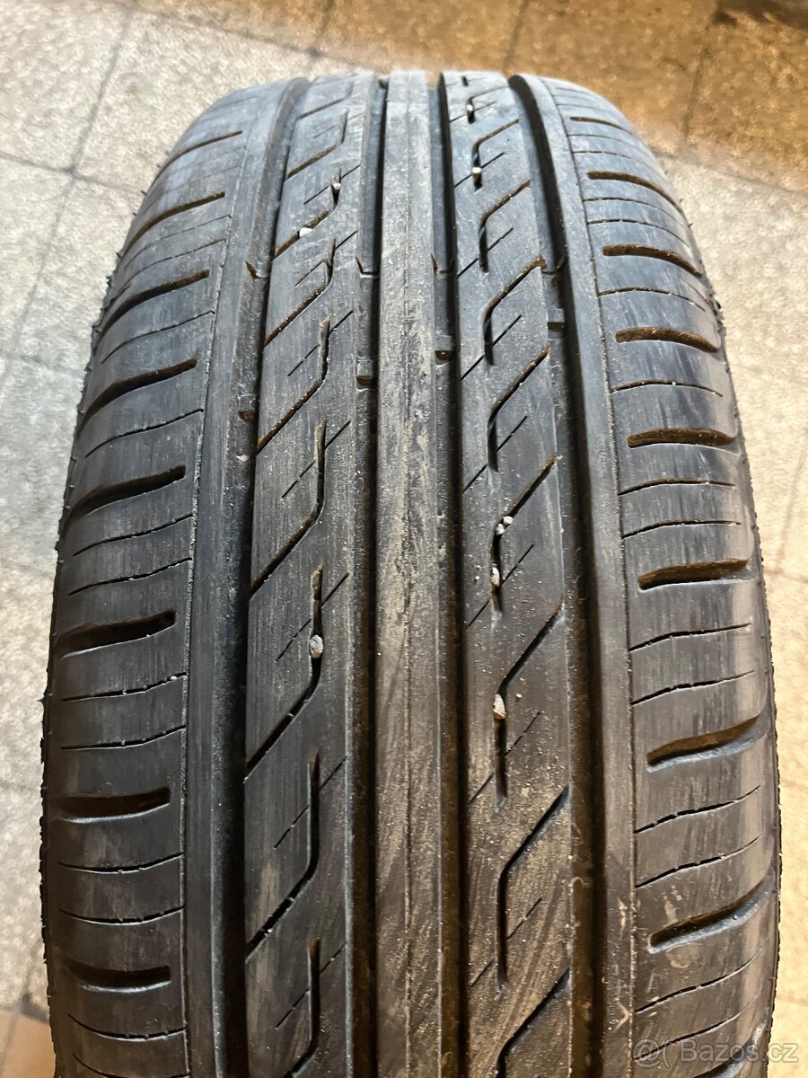 Pneu 205 /60 R16 - 8