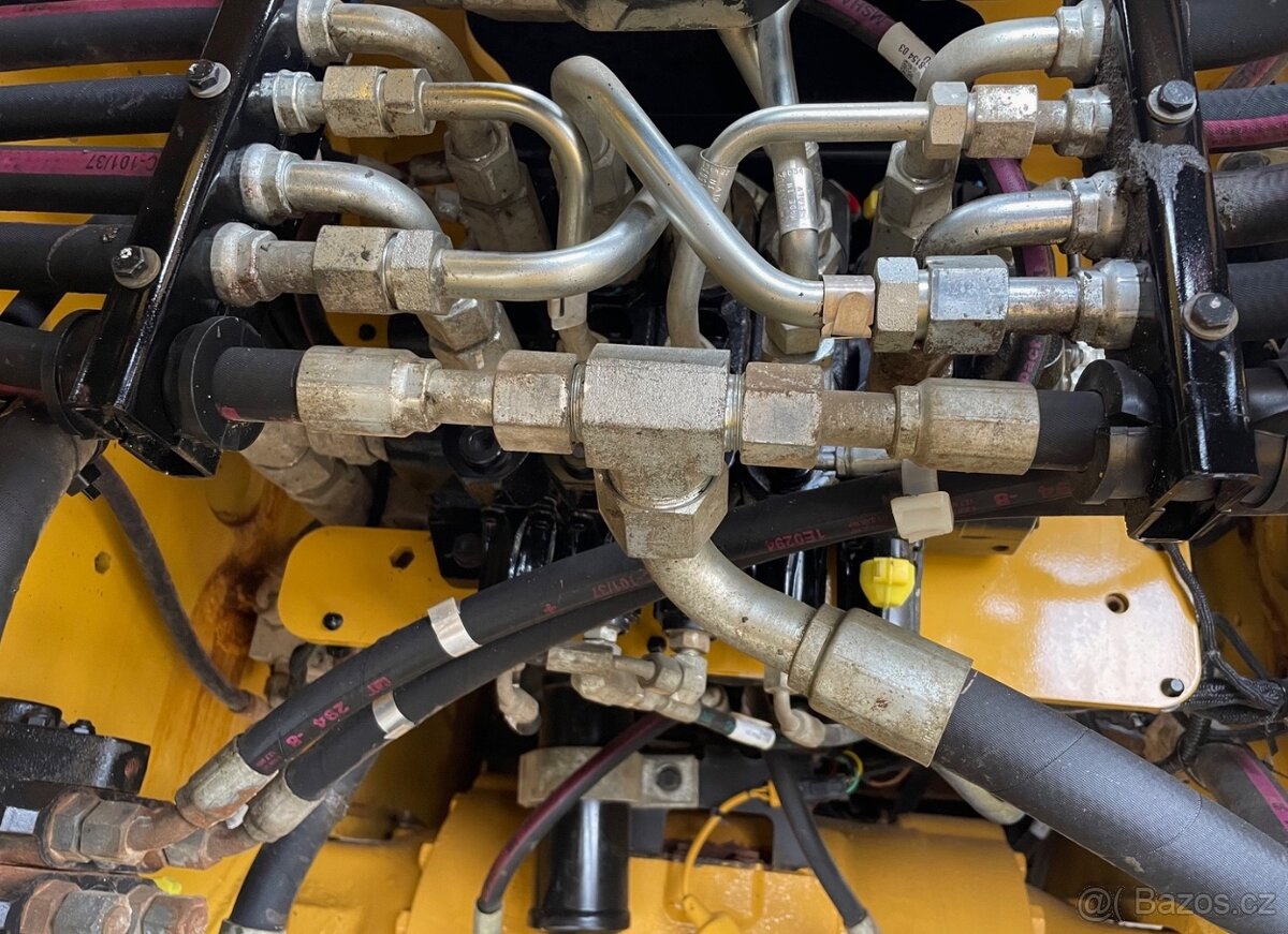 Caterpillar Cat 444F2 - 8