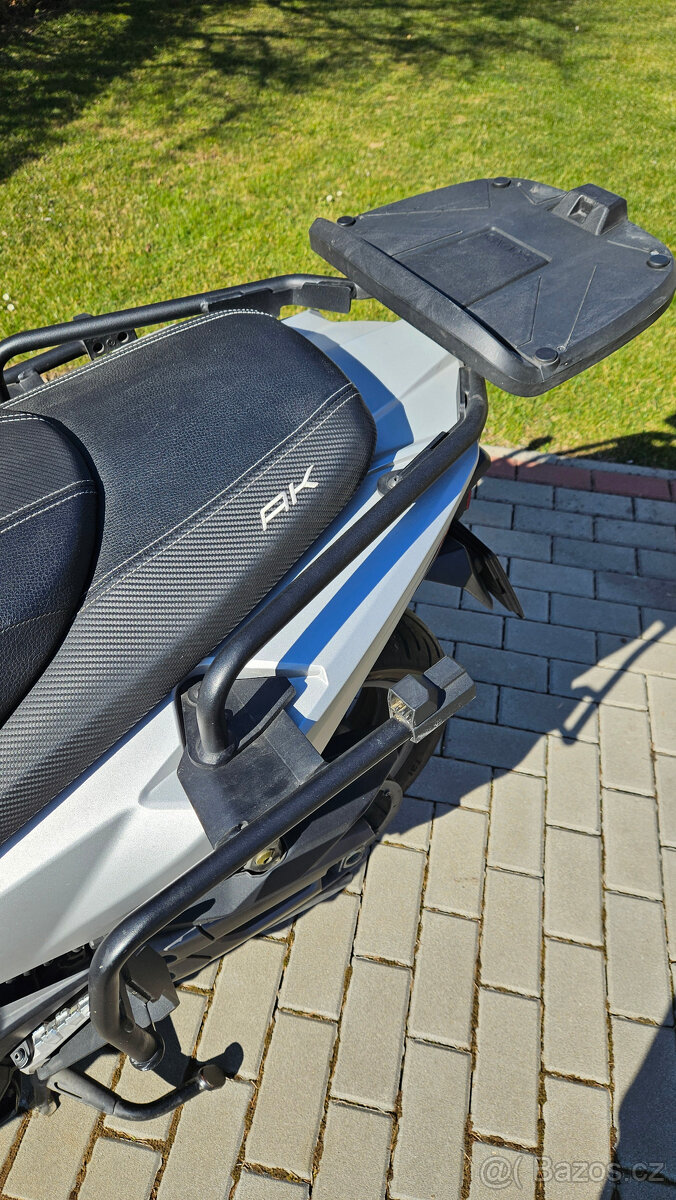 Prodám KYMCO AK 550i - sportovně-cestovní maxiskútr - 8