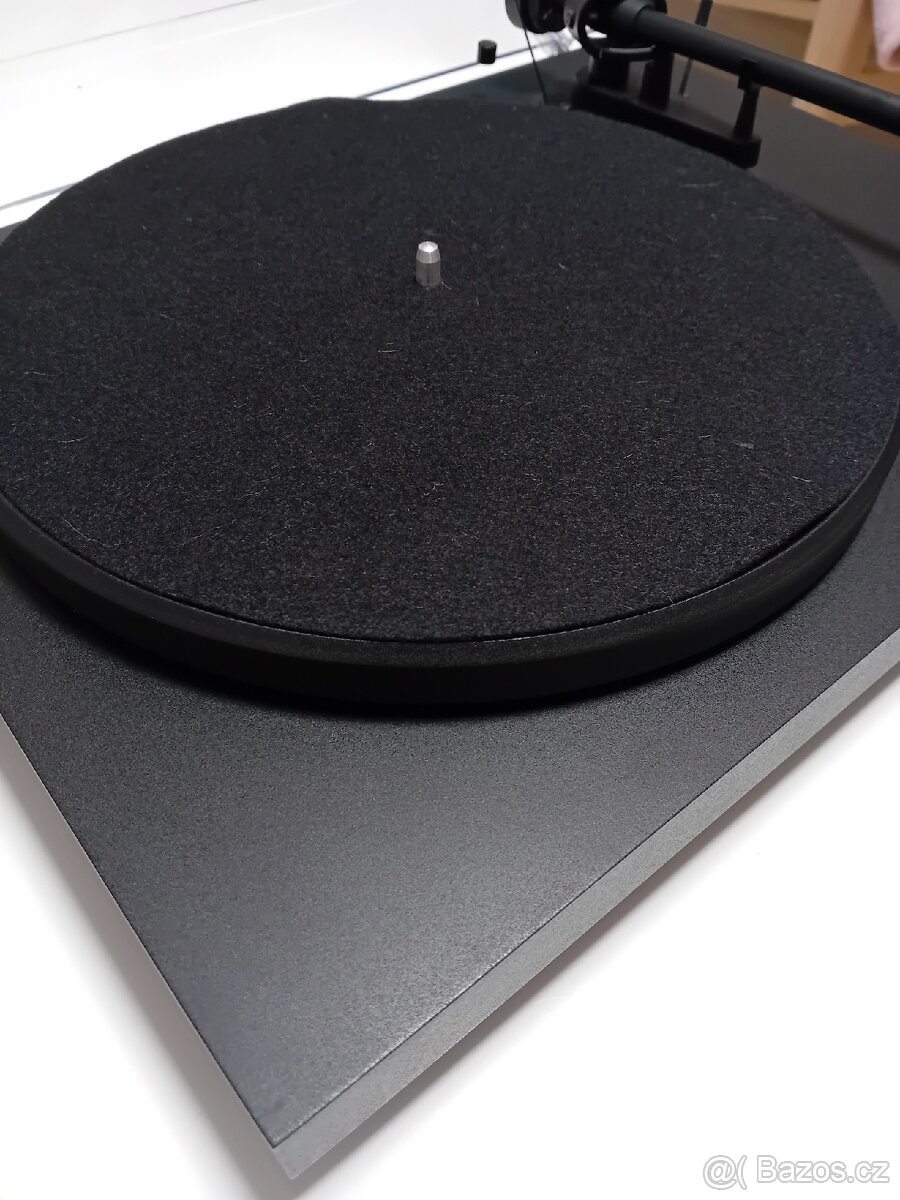 Gramofon Pro-Ject Debut - 8