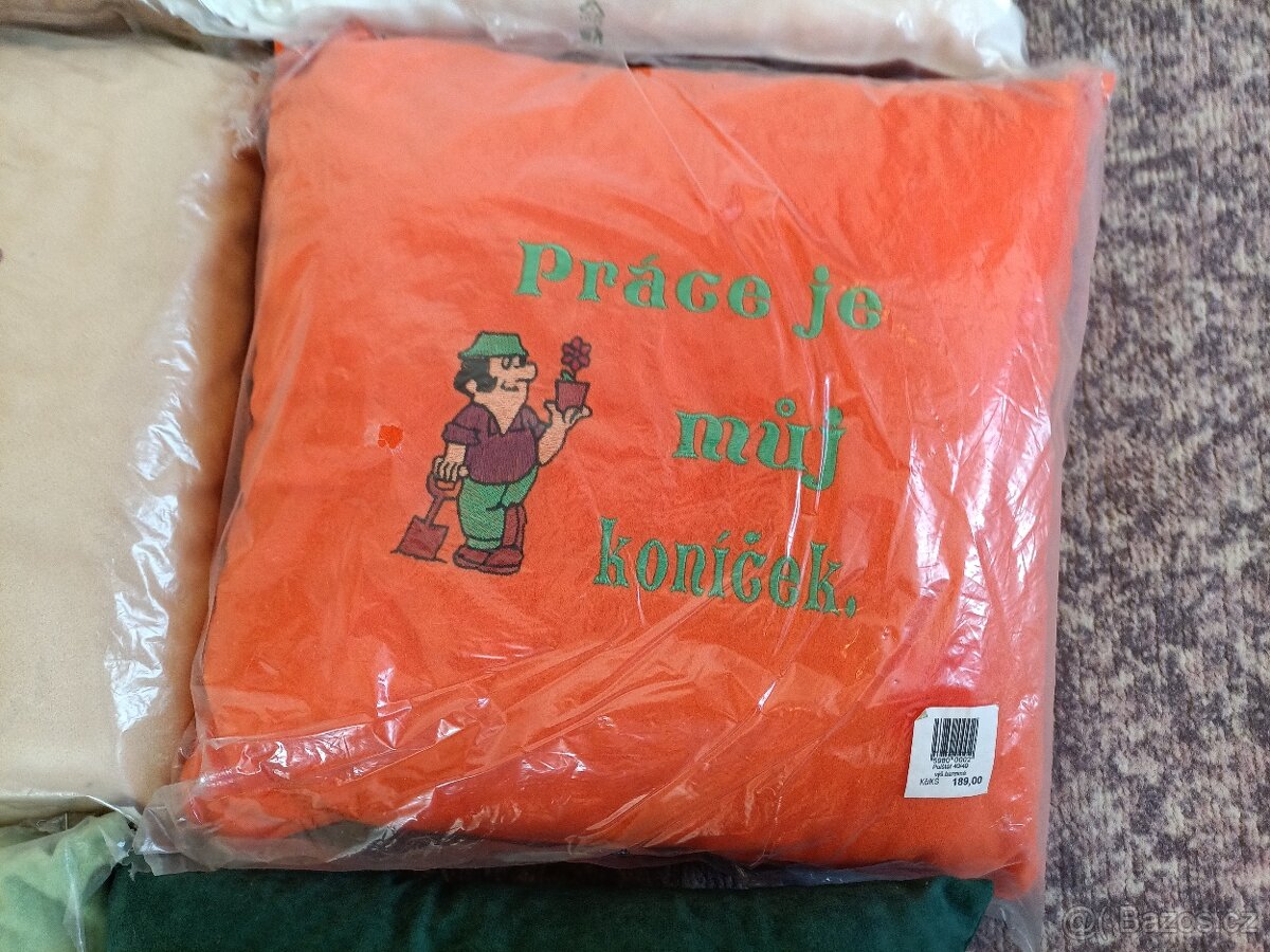 Polštář s výšivkou nový - 8