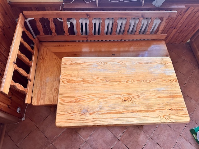 MASIVNÍ STŮL A LAVICE - 8