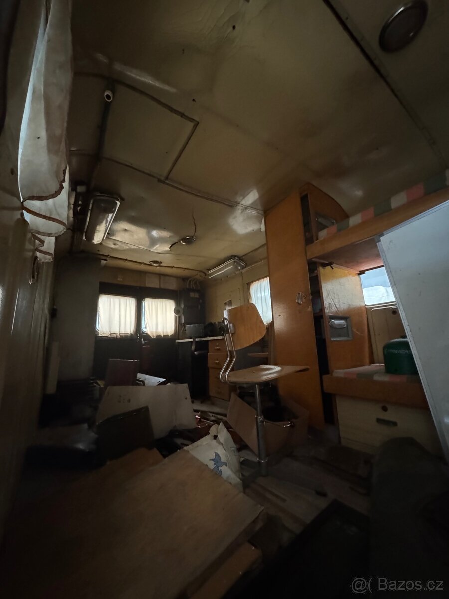 Praga V3S skříň - 8