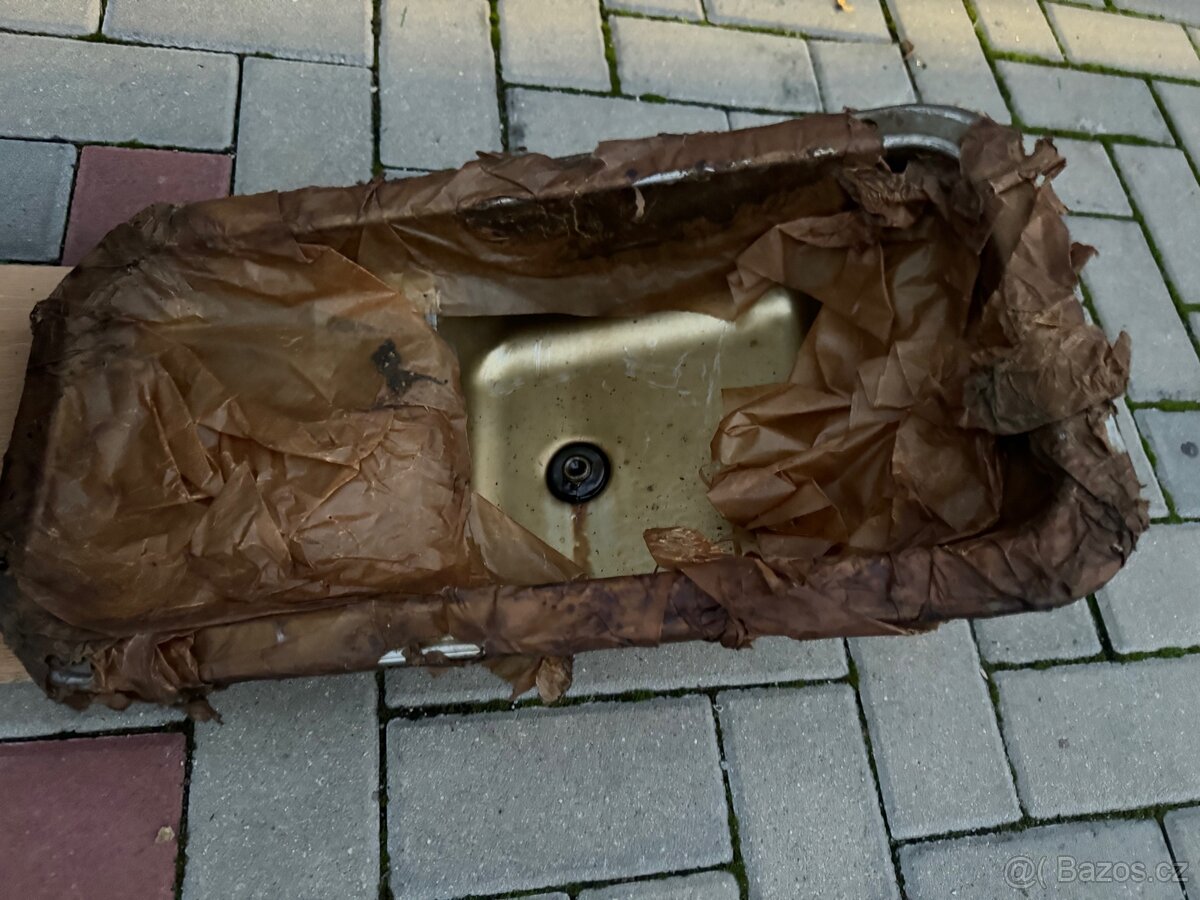 Volha Gaz 24, Gaz 2410, vana motoru, originál nová - 8