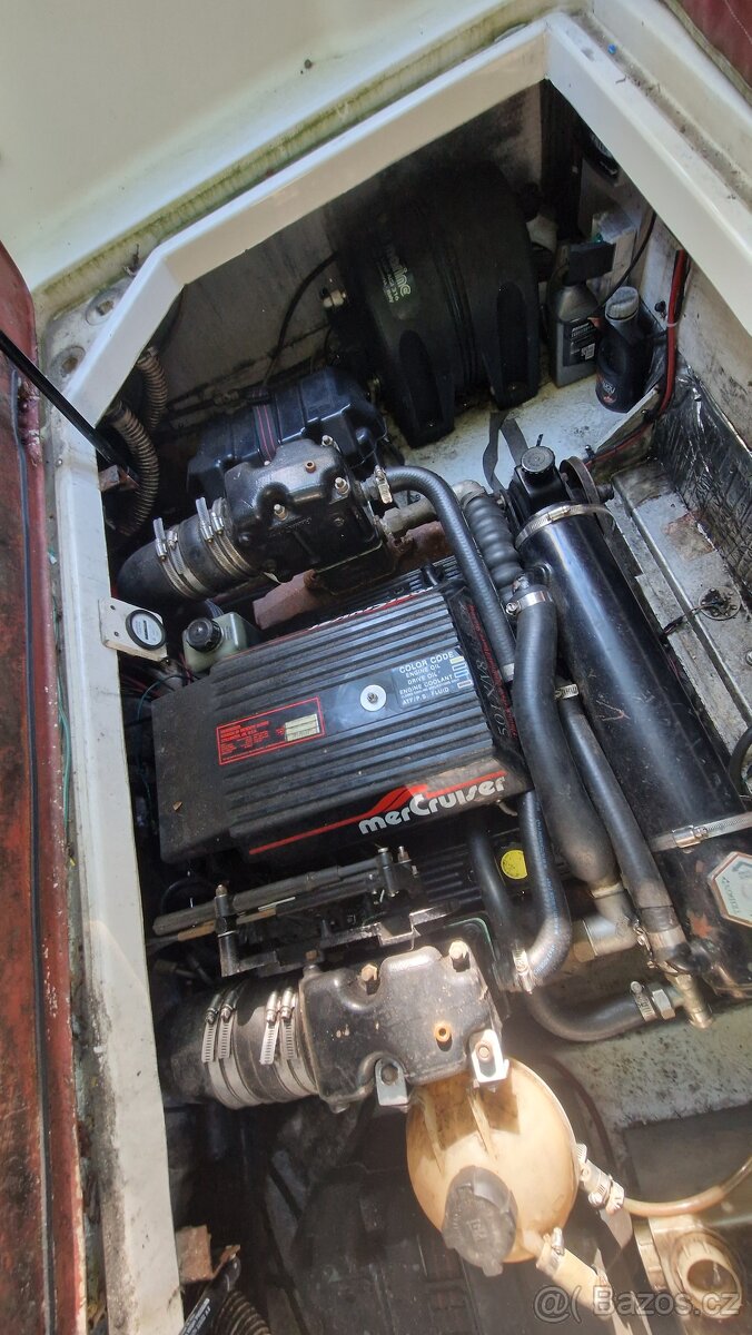 Bayliner Ciera 2655 + vlek 3.5T - posezónní sleva - 8