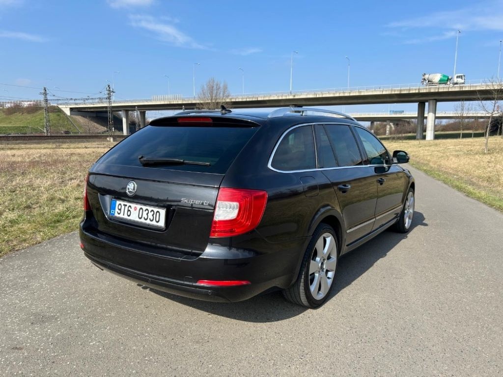 Škoda Superb 2.0 TDI DSG - 8