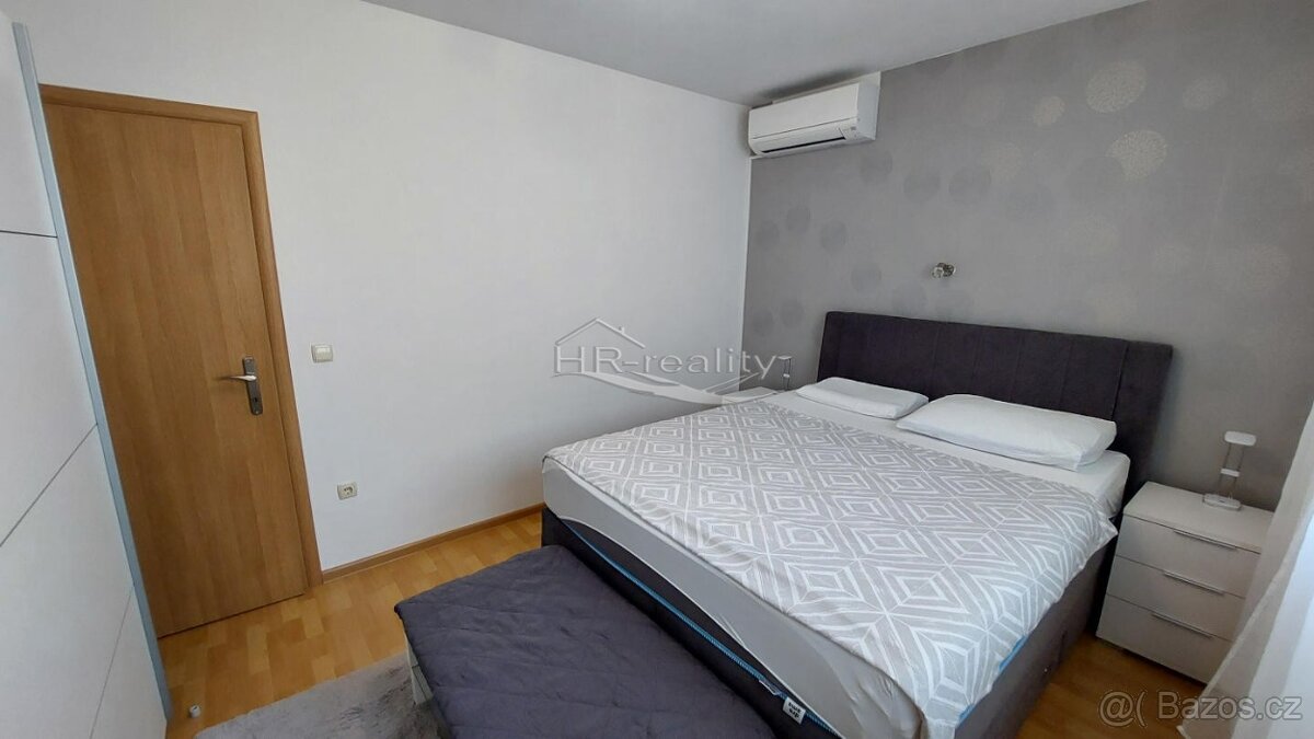 Stara Novalja – zariadený apartmán len 70m od mora - 8