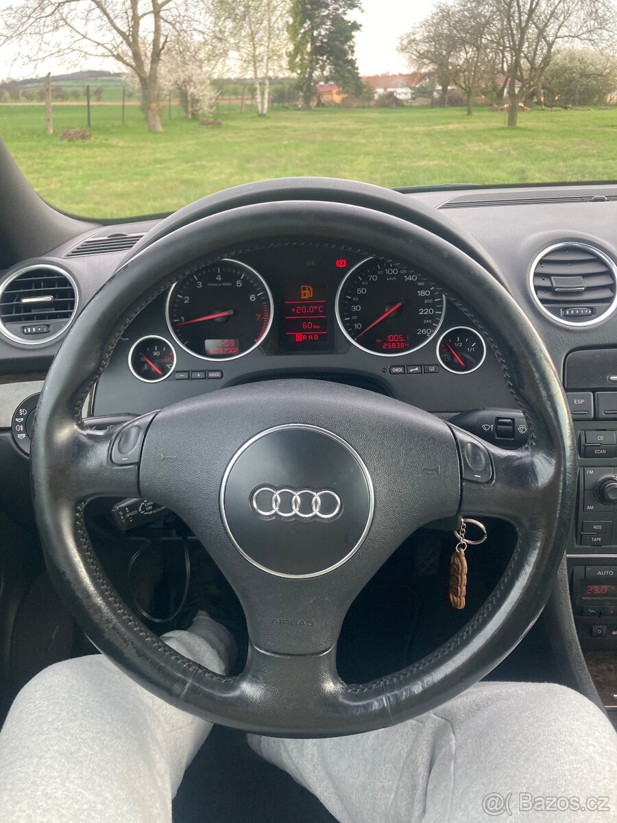 Audi a4 cabrio 2,4 v6 - 8