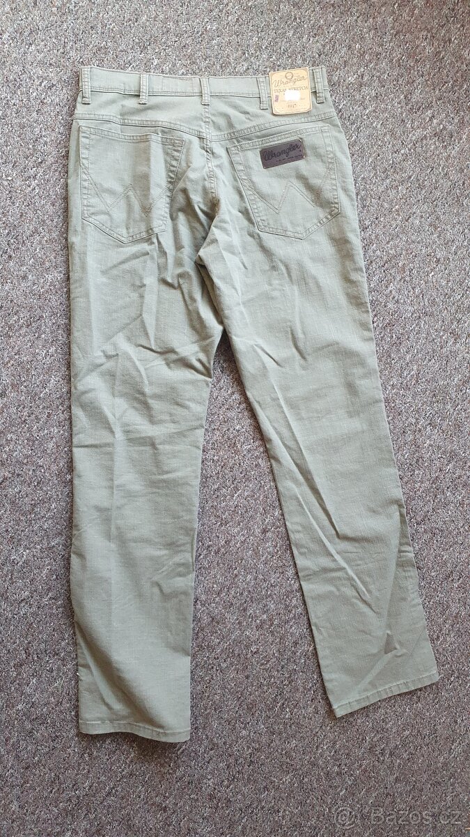 Cron-x jeans , Svetr černý , Wrangler kalhoty - 8