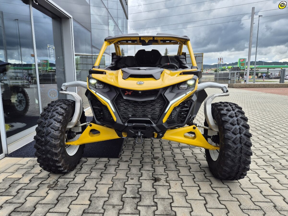 CAN-AM Maverick R - 8