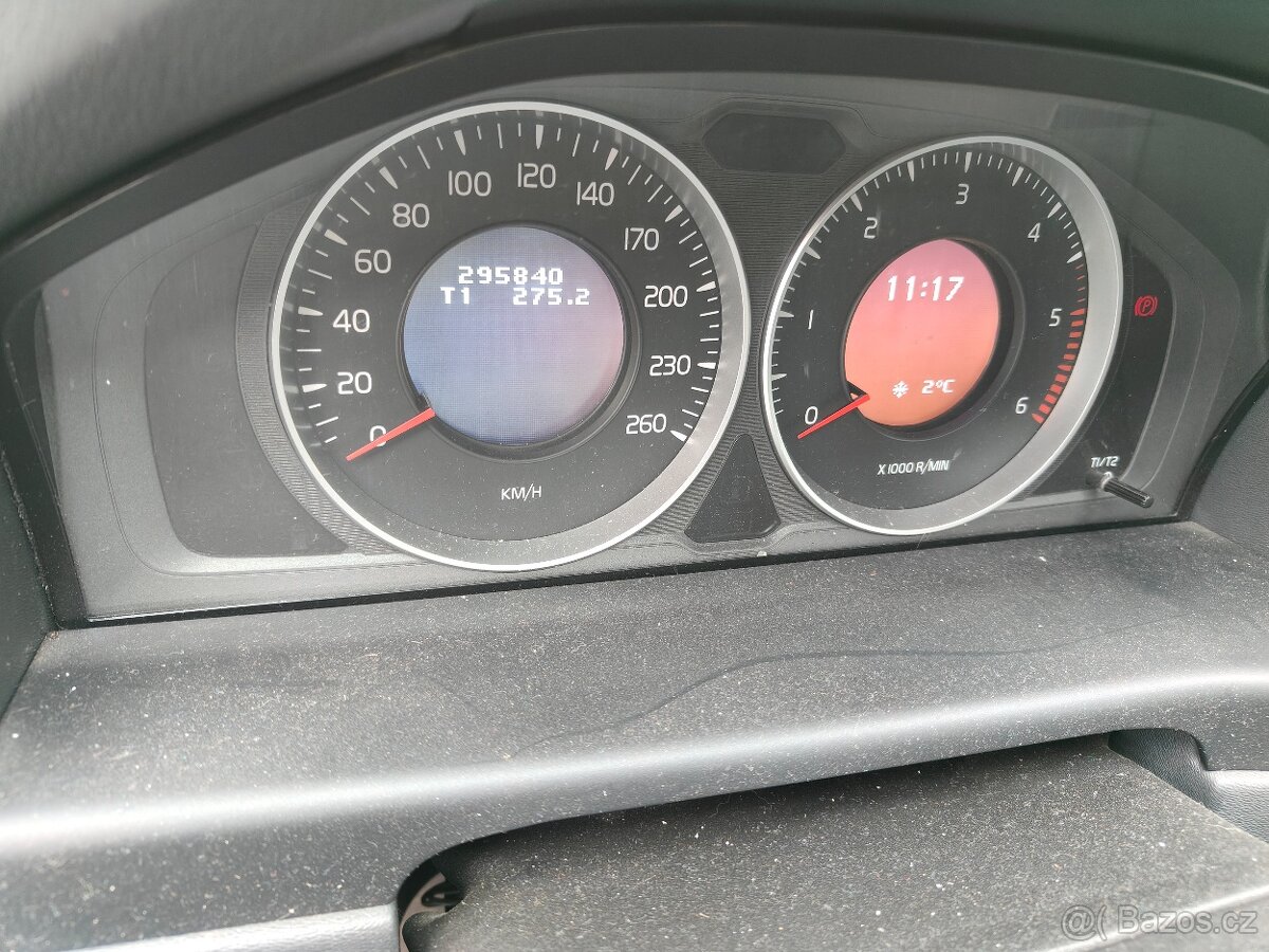 Prodám Volvo V70 D3 2,0D 120kw rok 2012 Ocean Race - 8