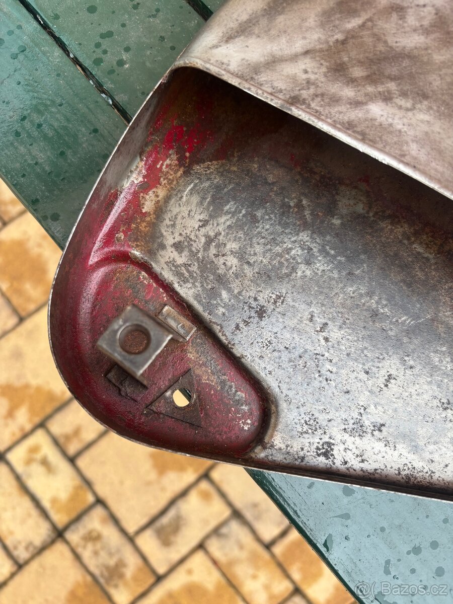 kastlík Jawa pérák FJ - 8