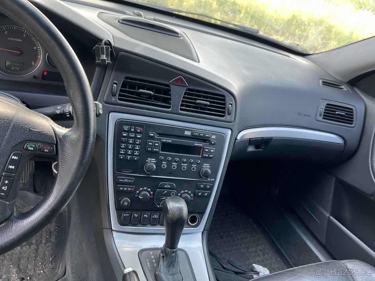 Volvo V70 D5 120kw ND - 8