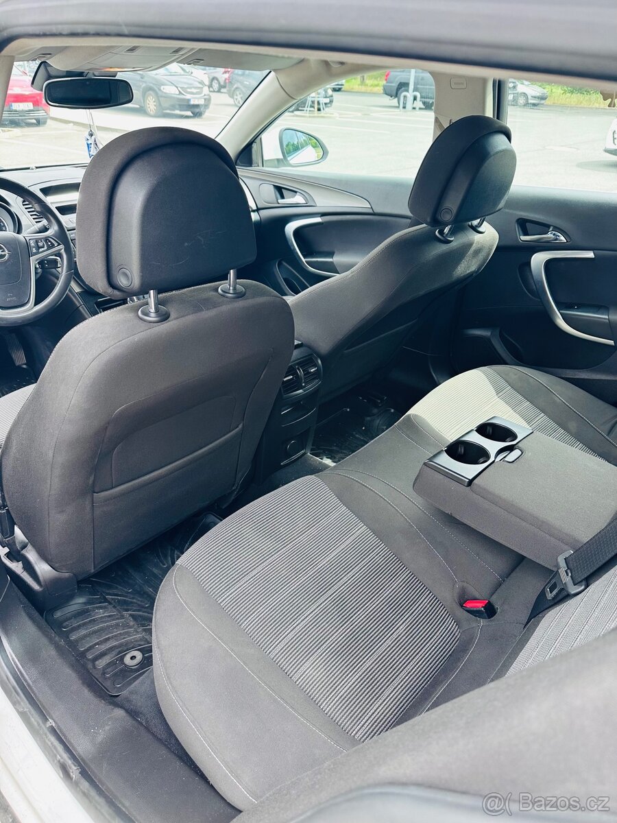 Prodává se Opel Insignia, rok výroby 2013 - 8
